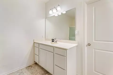 Bath - 10414 Whitney Pl, Crown Point, IN 46307 photo 3 of 5