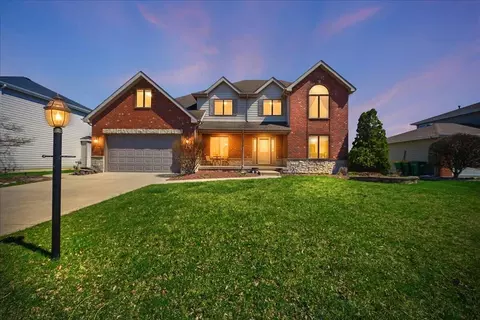 9741 Whitehall Gdn, Munster, IN 46321