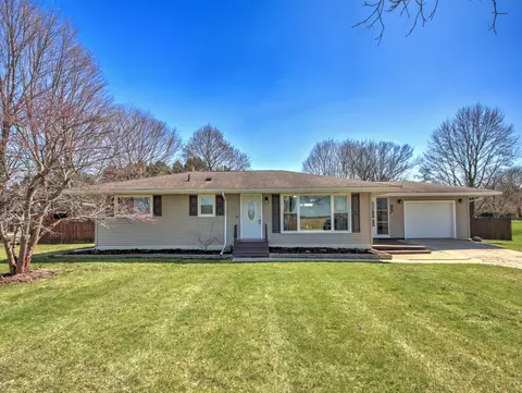 102 W 250, La Porte, IN 46350