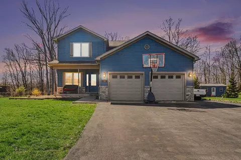 190 E Mekeland Rd, Chesterton, IN 46304