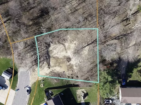 4015 Rue Du Lac Dr, La Porte, IN 46350