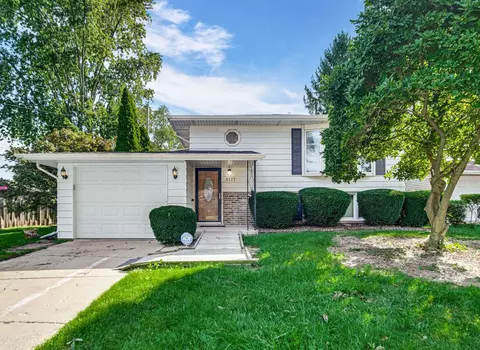 6777 Polk St, Merrillville, IN 46410