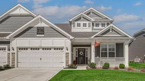 9346 Green Meadow Dr, Cedar Lake, IN 46303