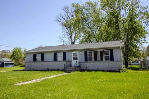 105 W Green St, San Pierre, IN 46374