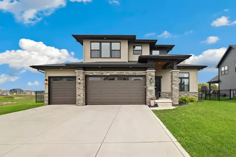 9930 Beacon Pointe Ln, Cedar Lake, IN 46303