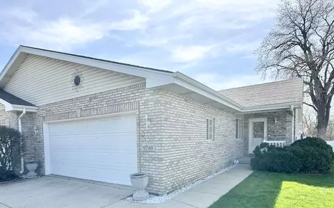 9748 Erie St, Highland, IN 46322