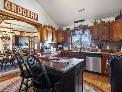 Kitchen - 11911 N State Road 55, Thayer, IN 46381 photo 2 of 5