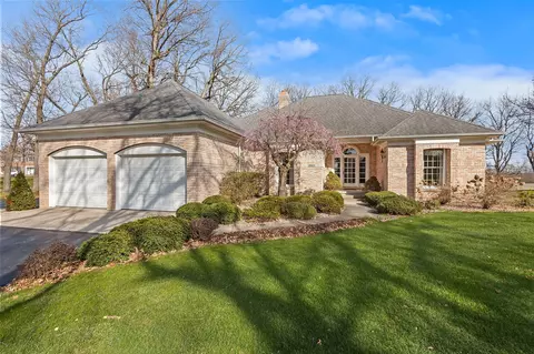 6664 Ridgeview Dr, De Motte, IN 46310
