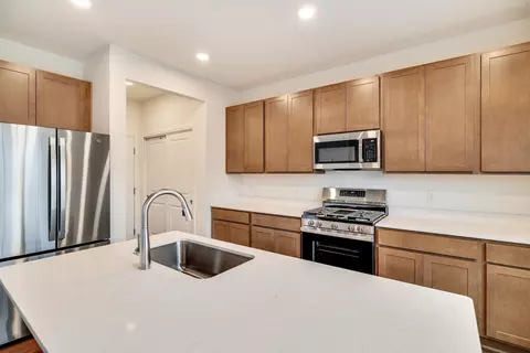 Kitchen - 504 E 130th Pl, Crown Point, IN 46307 photo 2 of 4
