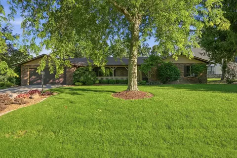 3921 Bonnie Dr, Crown Point, IN 46307