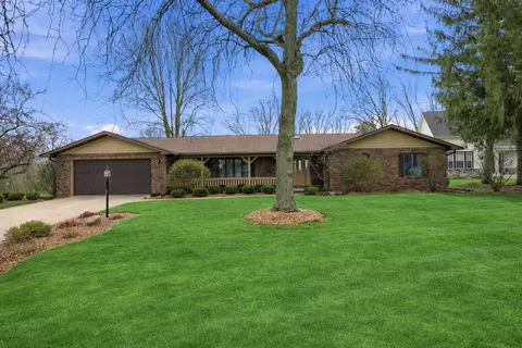 3921 Bonnie Dr, Crown Point, IN 46307