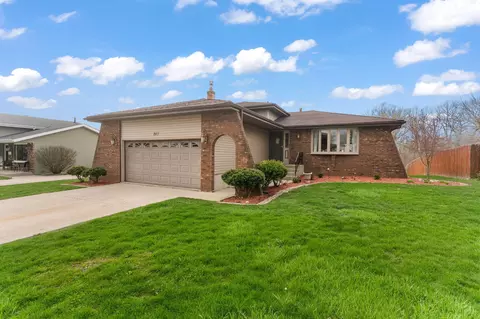 847 Appletree Dr, Schererville, IN 46375