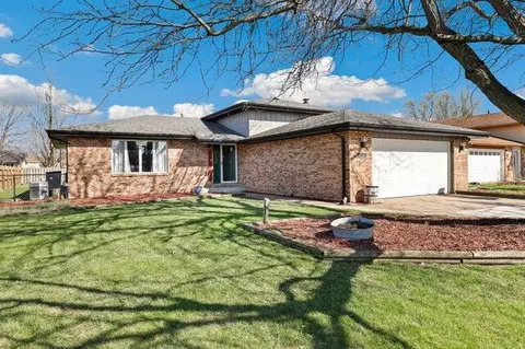 115 Cypress Dr, Schererville, IN 46375