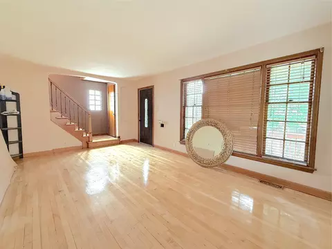 Living - 4039 Torrence Ave, Hammond, IN 46327 photo 3 of 5
