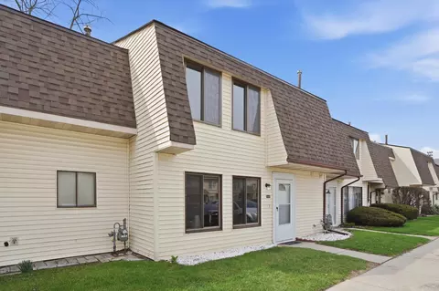 6040 Virginia St, Merrillville, IN 46410
