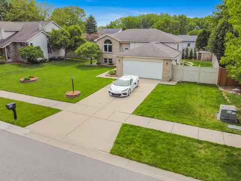 1367 Dixon Pkwy, Chesterton, IN 46304
