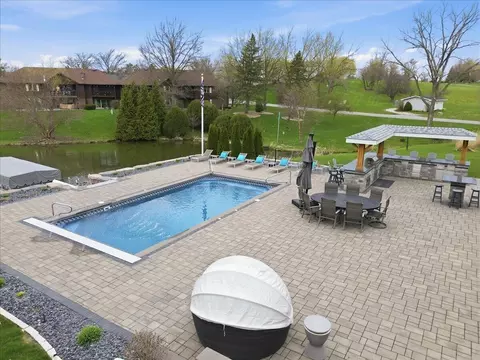 Exterior - 2501 E Lakeshore Dr, Crown Point, IN 46307 photo 5 of 8