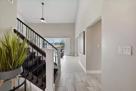 Entry Way - 2501 E Lakeshore Dr, Crown Point, IN 46307 photo 3 of 6