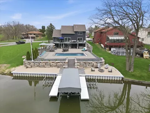 View/Area - 2501 E Lakeshore Dr, Crown Point, IN 46307 photo 1 of 7