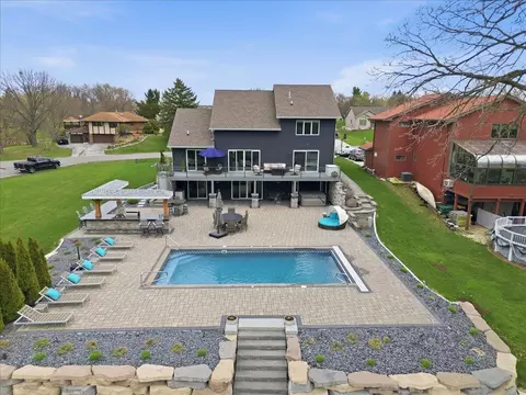 Exterior - 2501 E Lakeshore Dr, Crown Point, IN 46307 photo 6 of 8
