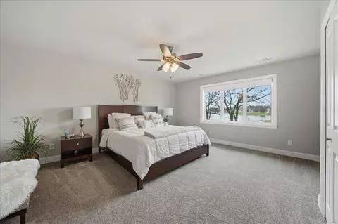 Bedroom - 2501 E Lakeshore Dr, Crown Point, IN 46307 photo 4 of 6