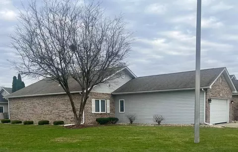 1649 Redbud Dr, Hobart, IN 46342