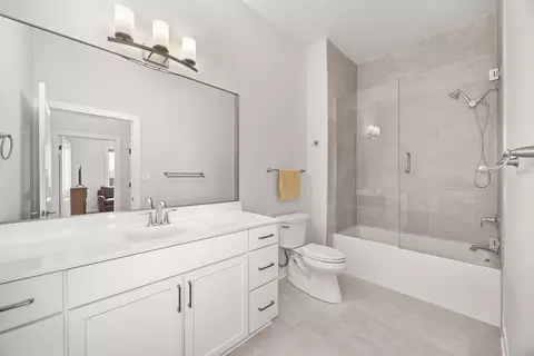 Bath - 9610 N Centennial Dr #412, Munster, IN 46321 photo 2 of 2