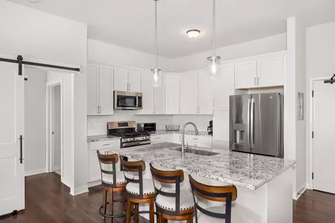 Kitchen - 9610 N Centennial Dr #412, Munster, IN 46321 photo 3 of 4