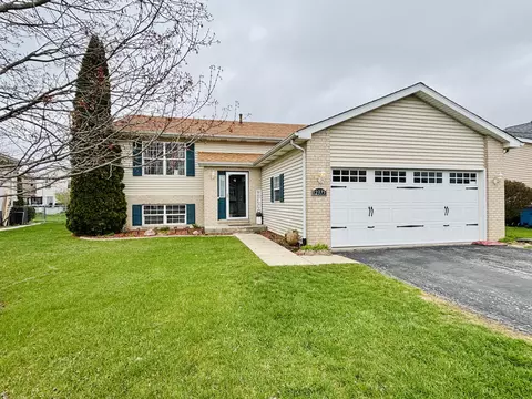 12375 Tippecanoe Pl, Crown Point, IN 46307