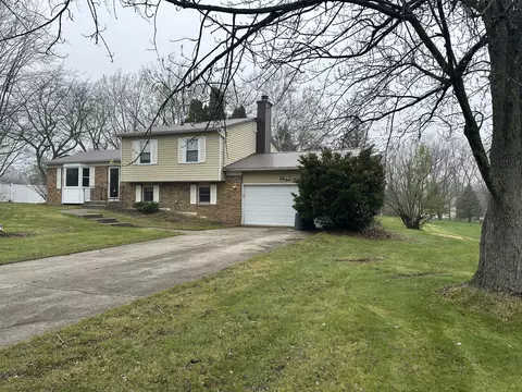 67 Brookview Ln, Valparaiso, IN 46385