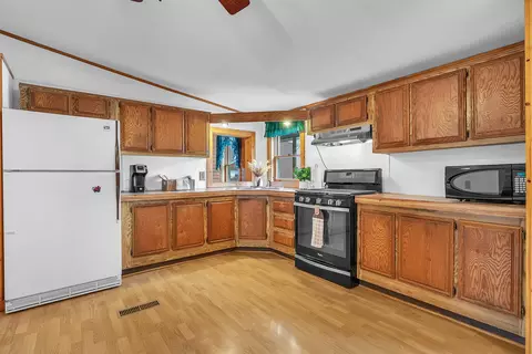 1250 E 900, Wheatfield, IN 46392 photo 18