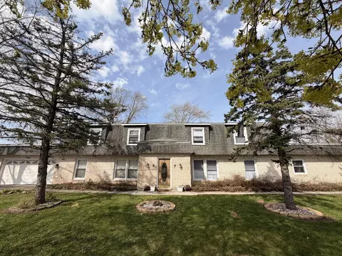 7932-7934 Whitcomb St, Merrillville, IN 46410
