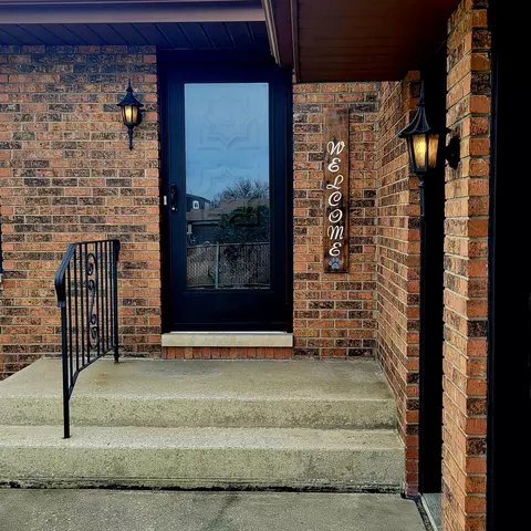 939 Devonshire Ln, Dyer, IN 46311 photo 3
