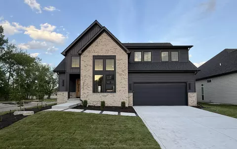 9523 Hook St, Highland, IN 46322