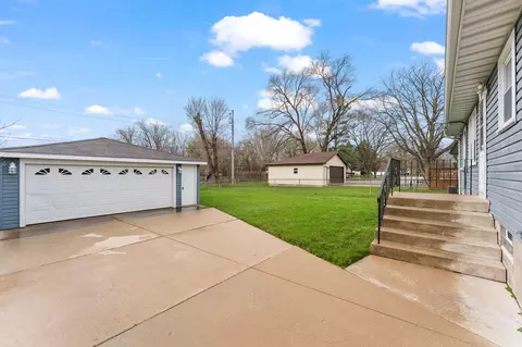 Exterior - 217 W 40th Pl, Griffith, IN 46319 photo 3 of 5