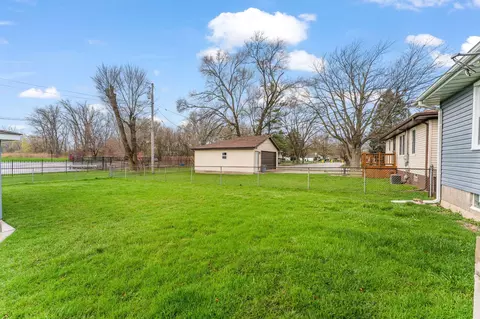 Exterior - 217 W 40th Pl, Griffith, IN 46319 photo 4 of 5