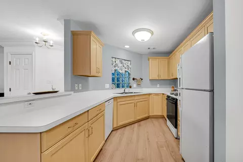 Kitchen - 2649 Georgetowne #B2, Highland, IN 46322 photo 1 of 2