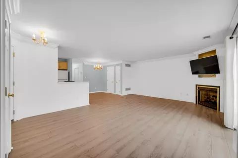Living - 2649 Georgetowne #B2, Highland, IN 46322 photo 1 of 4