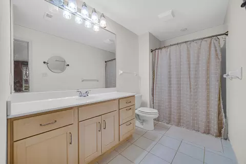 Bath - 2649 Georgetowne #B2, Highland, IN 46322 photo 1 of 2