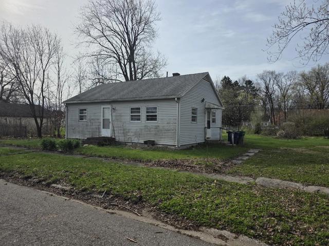 437 Fairmount Rd, Kingsford Heights, IN 46346