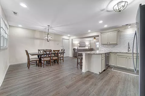 Dining - 545 N Oakwood St #7, Griffith, IN 46319 photo 3 of 3