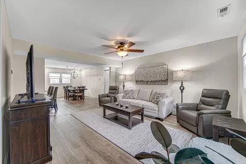 Living - 545 N Oakwood St #7, Griffith, IN 46319 photo 3 of 3