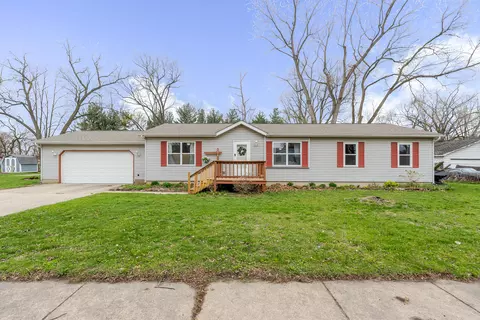 2876 May St, Portage, IN 46368