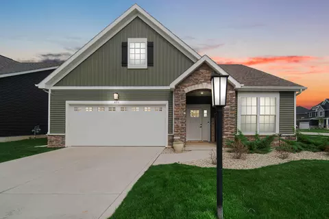 499 Cherrywood Ln, Chesterton, IN 46304