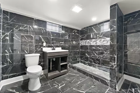 Bath - 700 Ralston St, Gary, IN 46406 photo 2 of 3