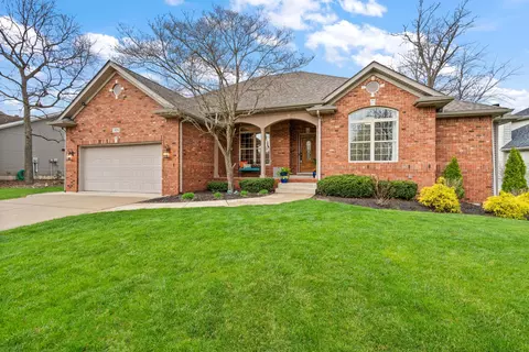 82 Scotscraig Dr, Valparaiso, IN 46385