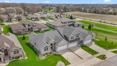 2324 Waterford Cir, Schererville, IN 46375