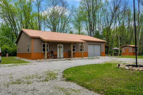 118 E Whipple Rd, Winamac, IN 46996
