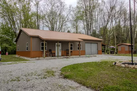 118 E Whipple Rd, Winamac, IN 46996