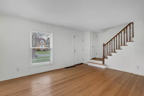 Living - 309 Belden Pl, Munster, IN 46321 photo 1 of 3